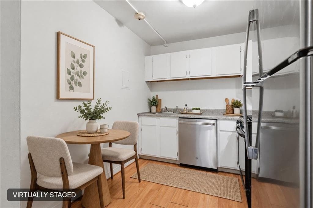 Condominium at 752 Quaker Lane UNIT B207, Warwick, photo 10 of 26