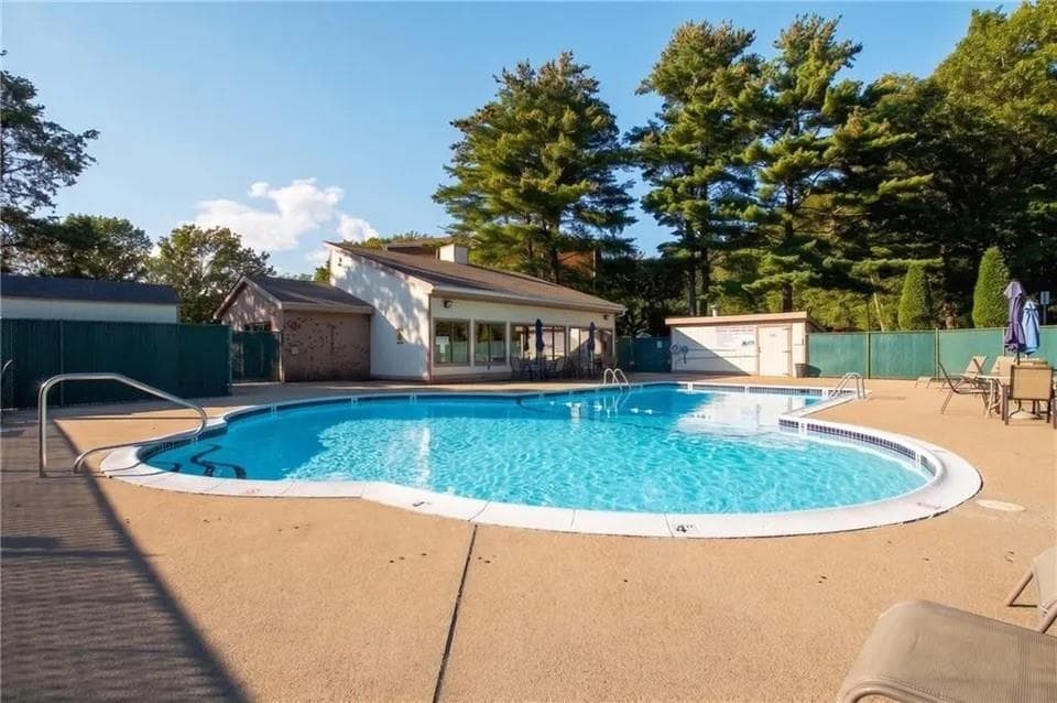 Condominium at 752 Quaker Lane UNIT B207, Warwick, photo 18 of 26