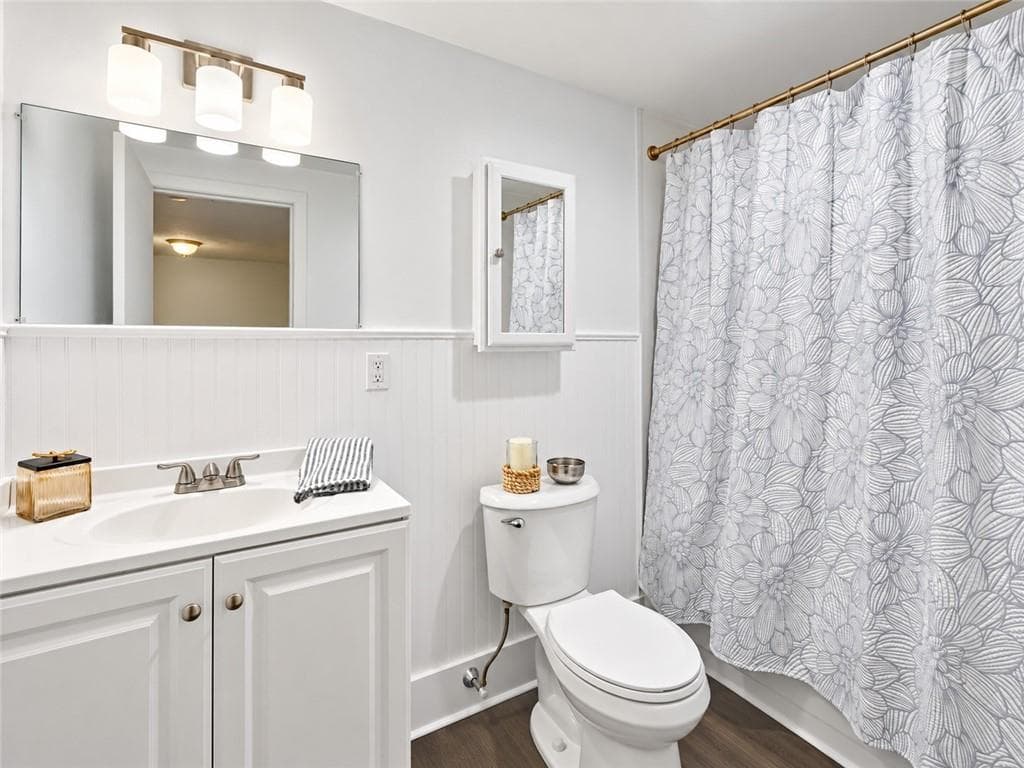 Condominium at 752 Quaker Lane UNIT B207, Warwick, photo 4 of 26