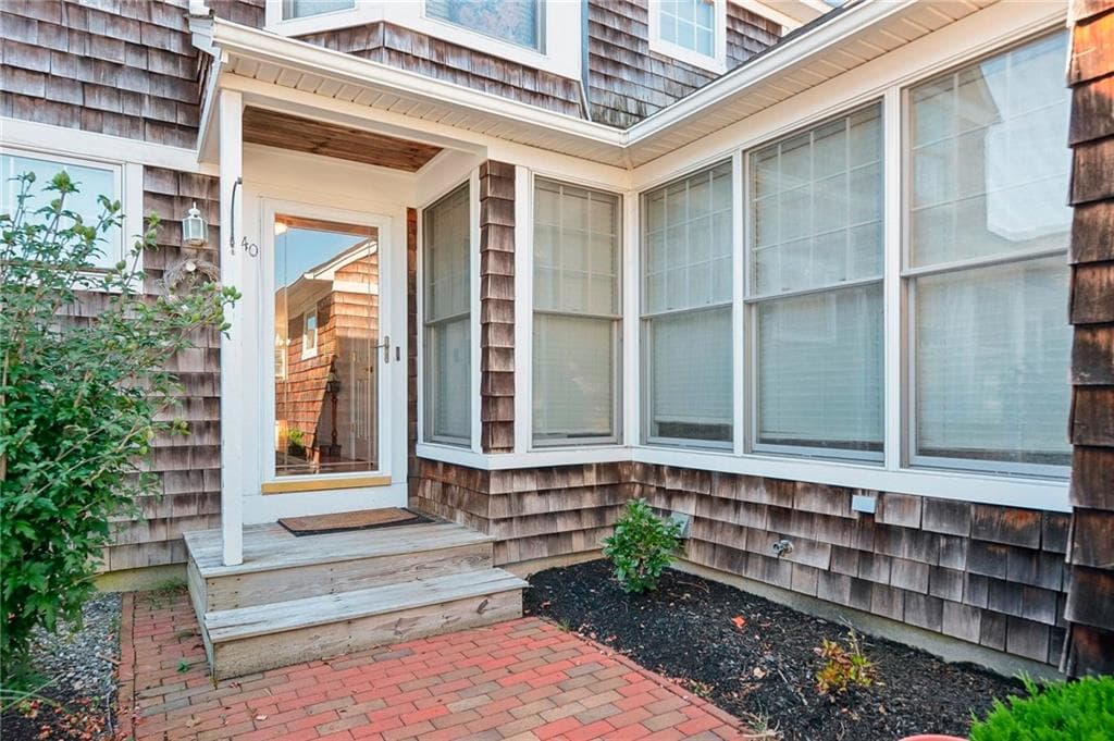 Condominium at 40 Fox Drive, Narragansett, photo 2 of 26