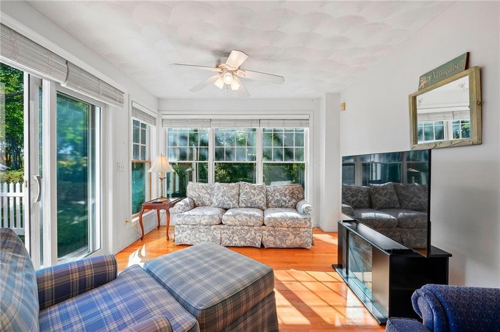 Condominium at 40 Fox Drive, Narragansett, photo 13 of 26