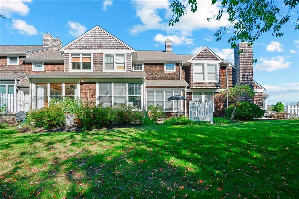 Condominium at 40 Fox Drive, Narragansett, photo 22 of 26