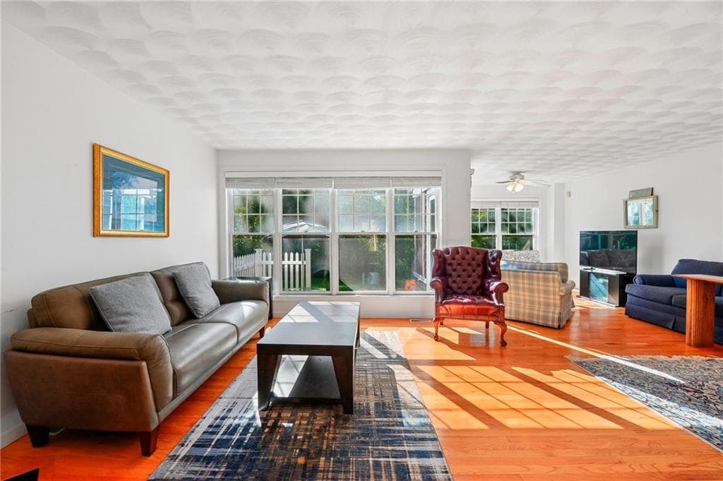 Condominium at 40 Fox Drive, Narragansett, photo 5 of 26
