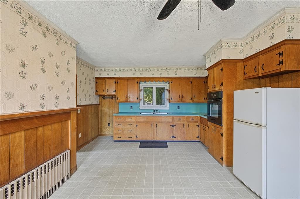 Multi Family at 75 DeWolf Avenue, Bristol, photo 7 of 39