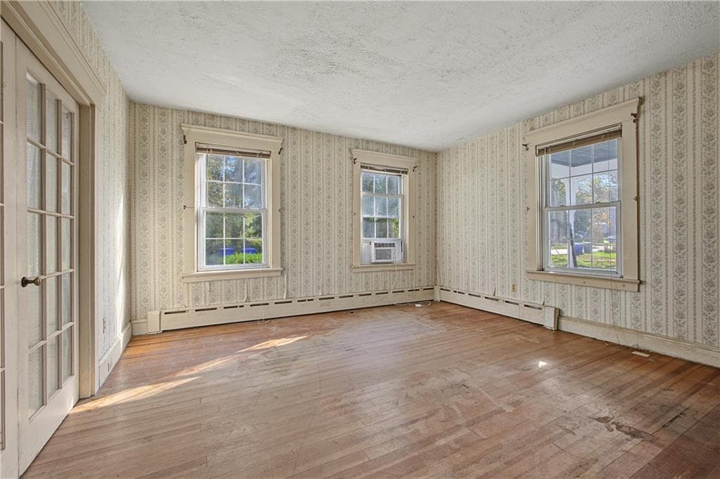 Multi Family at 75 DeWolf Avenue, Bristol, photo 14 of 39