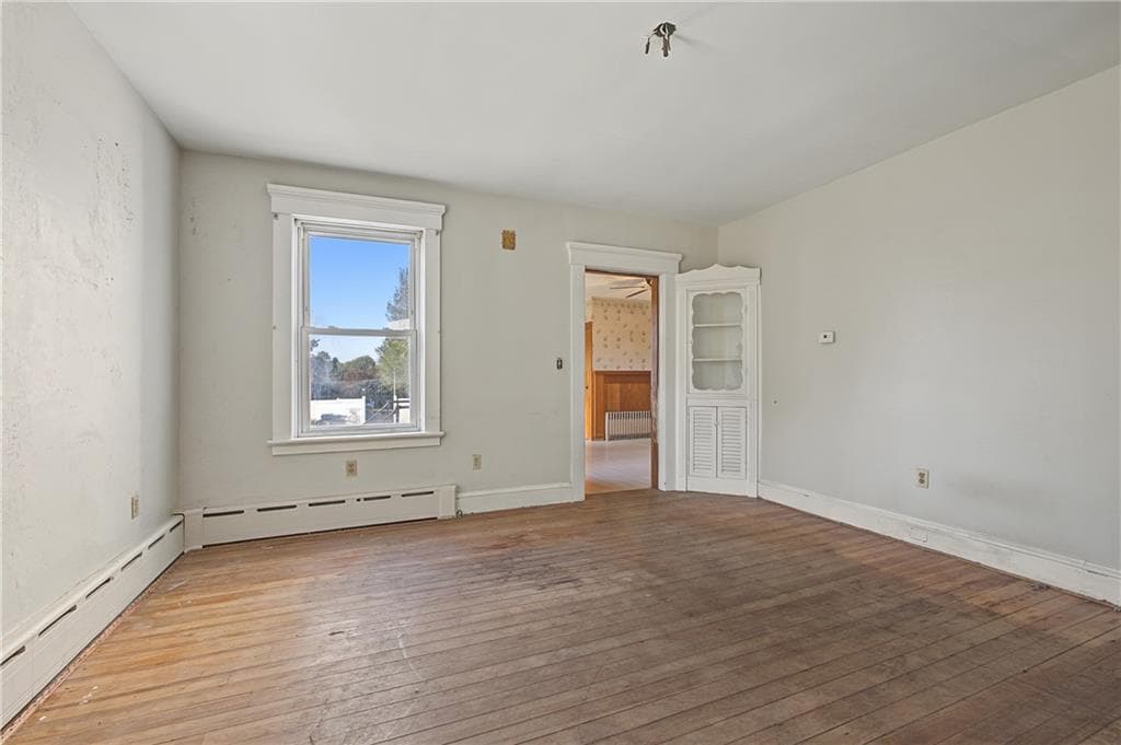 Multi Family at 75 DeWolf Avenue, Bristol, photo 11 of 39