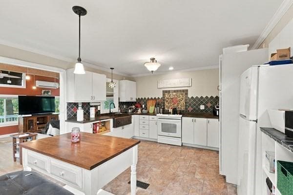 Single Family Residence at 171 Crandall Road, Tiverton, photo 11 of 26