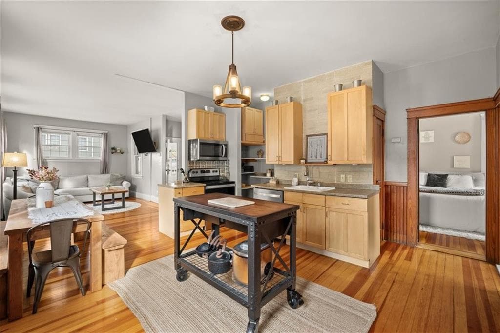 Single Family Residence at 179 Greeley Street, Providence, photo 12 of 37