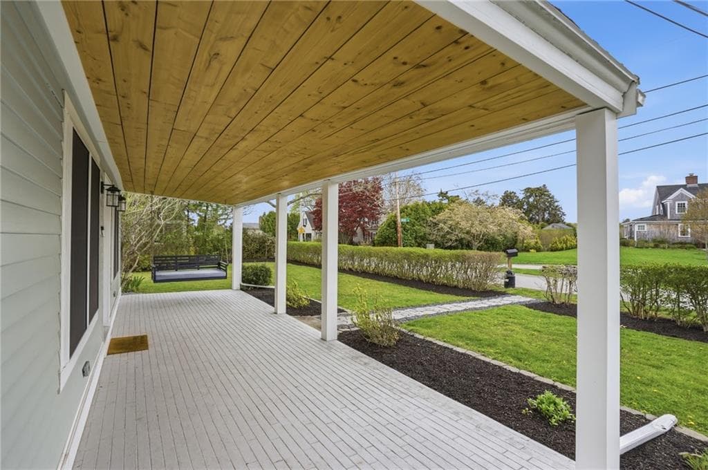 Single Family Residence at 8 Emery Road, Warren, photo 3 of 24