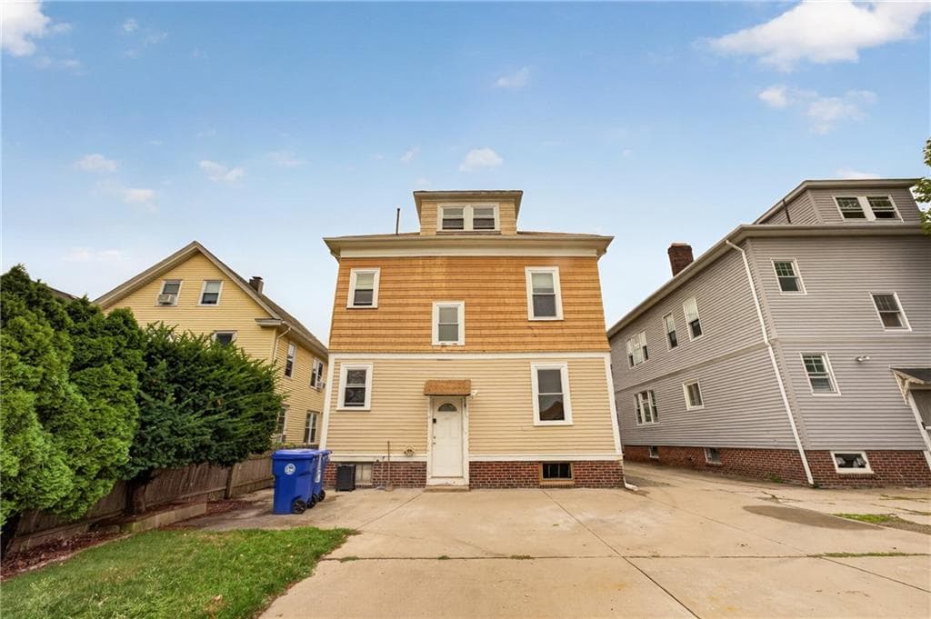 Multi Family at 113 Radcliffe Avenue, Providence, photo 37 of 37