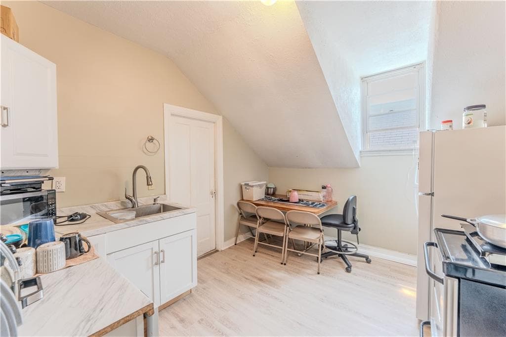 Single Family Residence at 98 Stanwood Street, Providence, photo 14 of 18