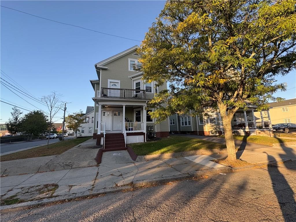Multi Family at 31 33 Hawthorne Street, Providence, photo 5 of 8