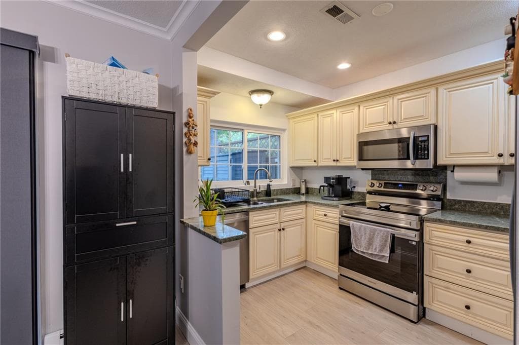 Condominium at 7 Nipmuc Trail UNIT A, North Providence, photo 13 of 48
