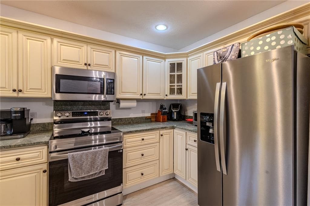 Condominium at 7 Nipmuc Trail UNIT A, North Providence, photo 16 of 48