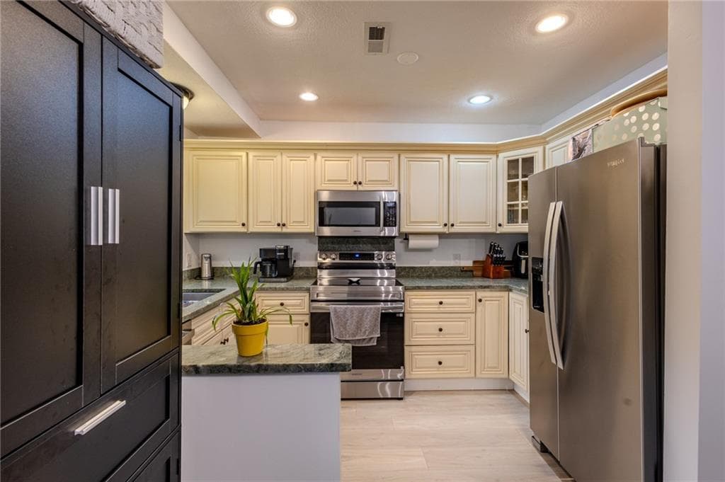 Condominium at 7 Nipmuc Trail UNIT A, North Providence, photo 15 of 48