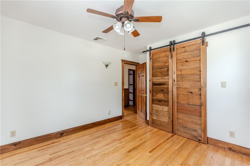 Single Family Residence at 92 Hawksley Avenue, Warwick, photo 13 of 19