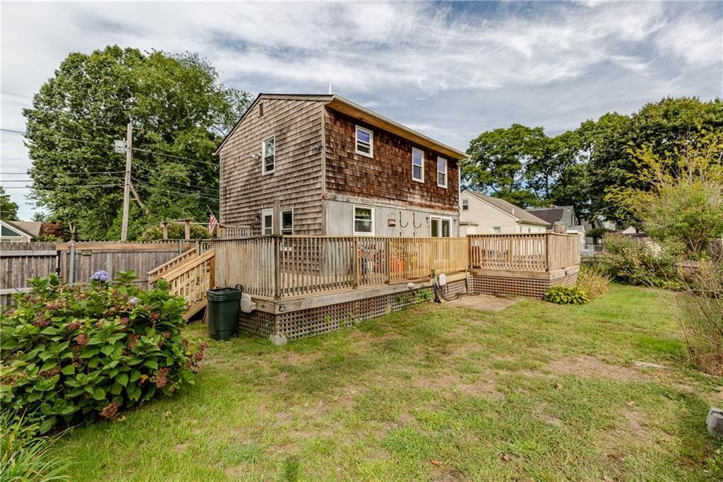 Single Family Residence at 92 Hawksley Avenue, Warwick, photo 3 of 19