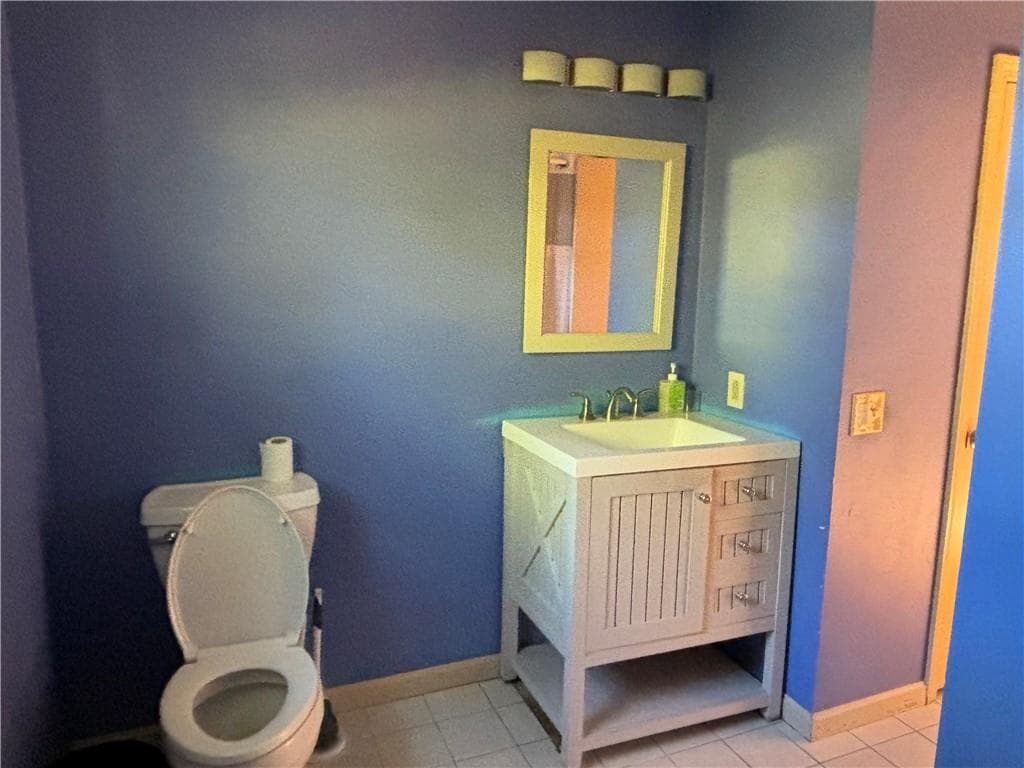 Single Family Residence at 17 Warren Court, Cranston, photo 8 of 14