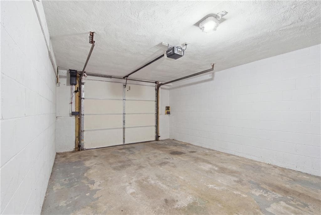 Single Family Residence at 74 Messina Street, Providence, photo 26 of 31