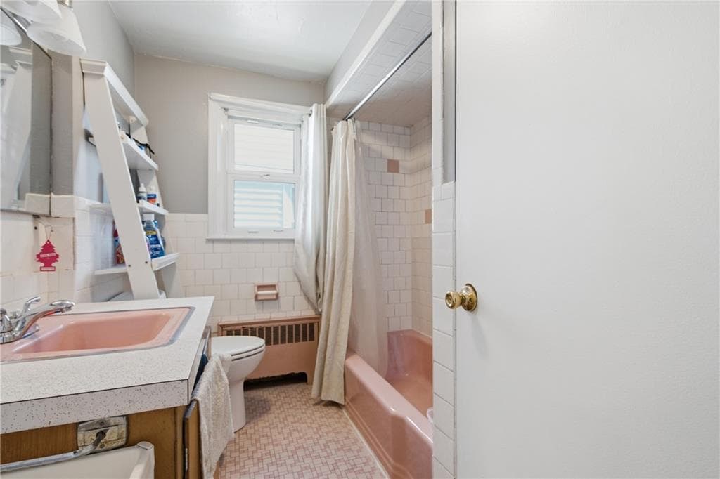 Single Family Residence at 74 Messina Street, Providence, photo 15 of 31