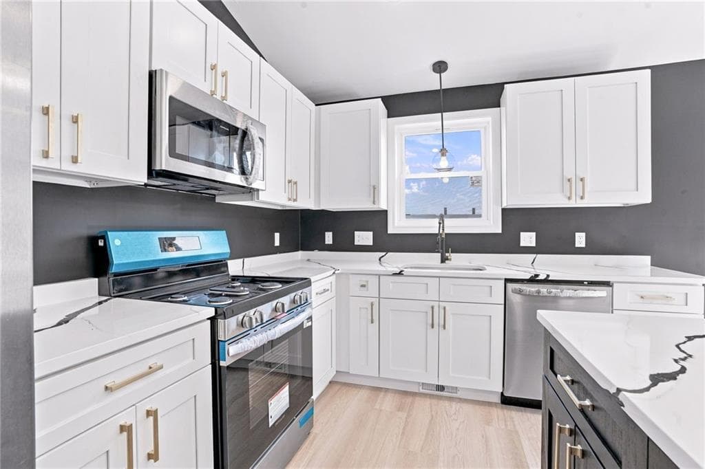 Single Family Residence at 209 Lincoln Street, Woonsocket, photo 3 of 26