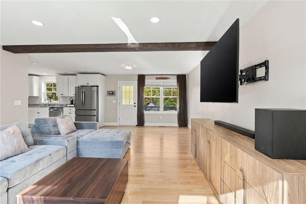 Single Family Residence at 8 Wincheck Pond Road, Hopkinton, photo 5 of 49