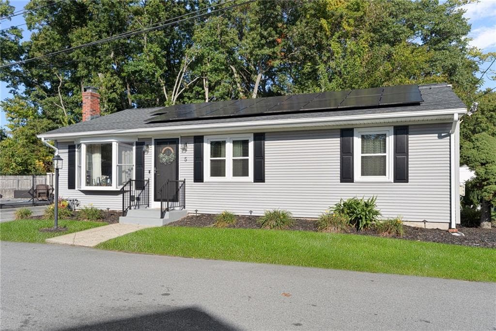 Single Family Residence at 5 Gompers Street, North Providence, photo 2 of 41