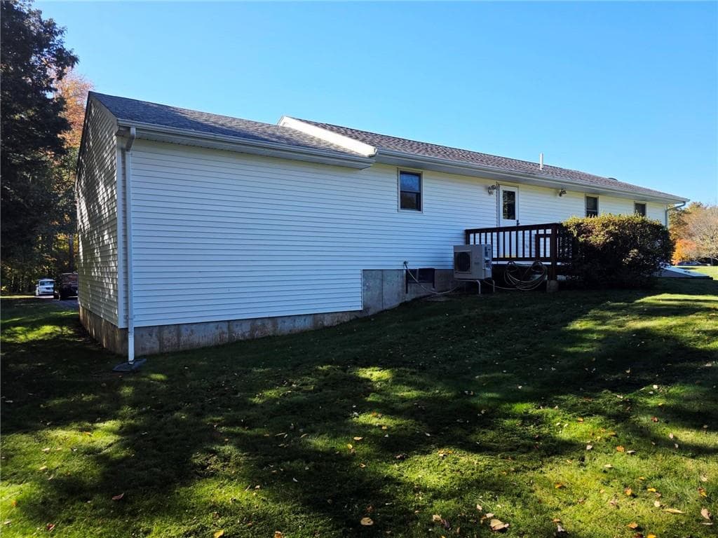 Single Family Residence at 9 Courtney Lane, Hopkinton, photo 6 of 26