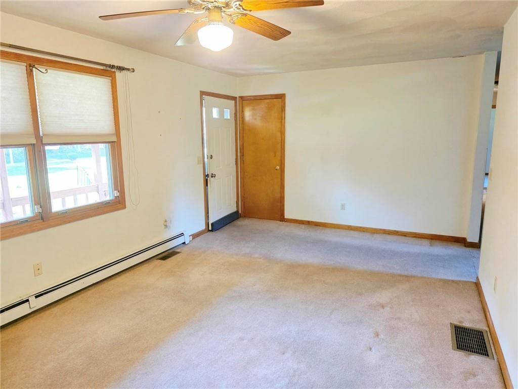 Single Family Residence at 9 Courtney Lane, Hopkinton, photo 9 of 26