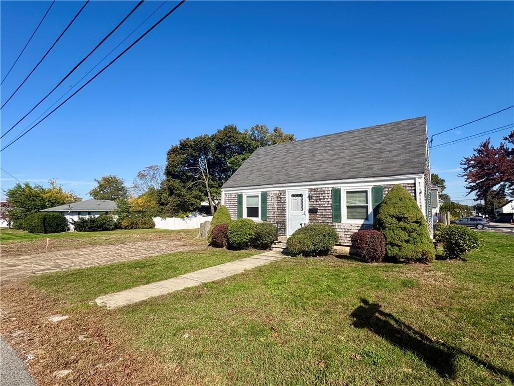 Single Family Residence at 101 Hazard Avenue, East Providence, photo 2 of 16