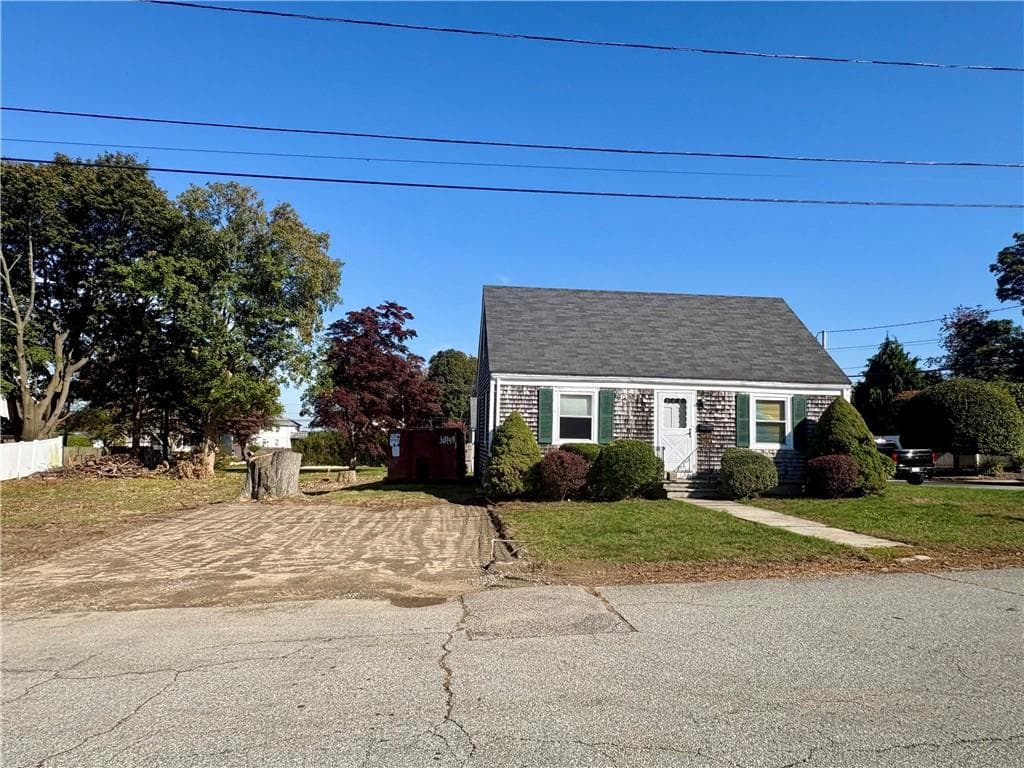 Single Family Residence at 101 Hazard Avenue, East Providence, photo 3 of 16