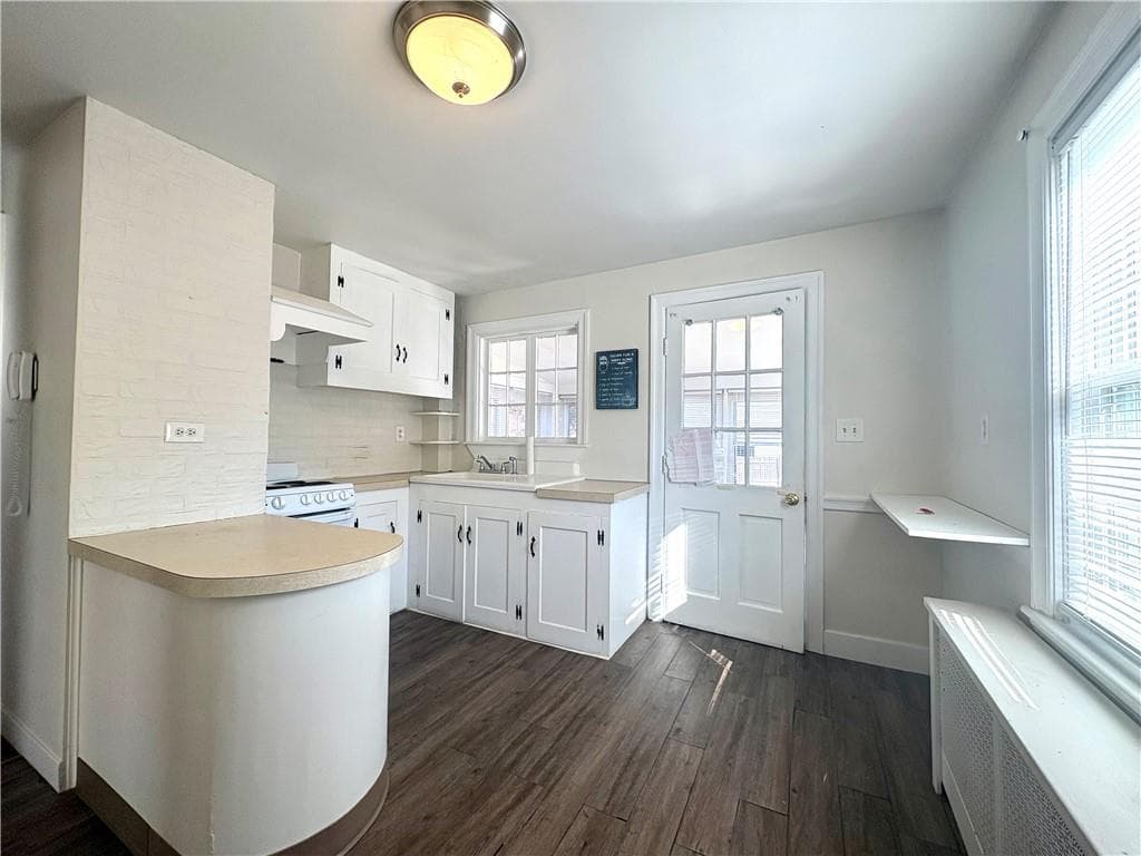 Single Family Residence at 101 Hazard Avenue, East Providence, photo 5 of 16