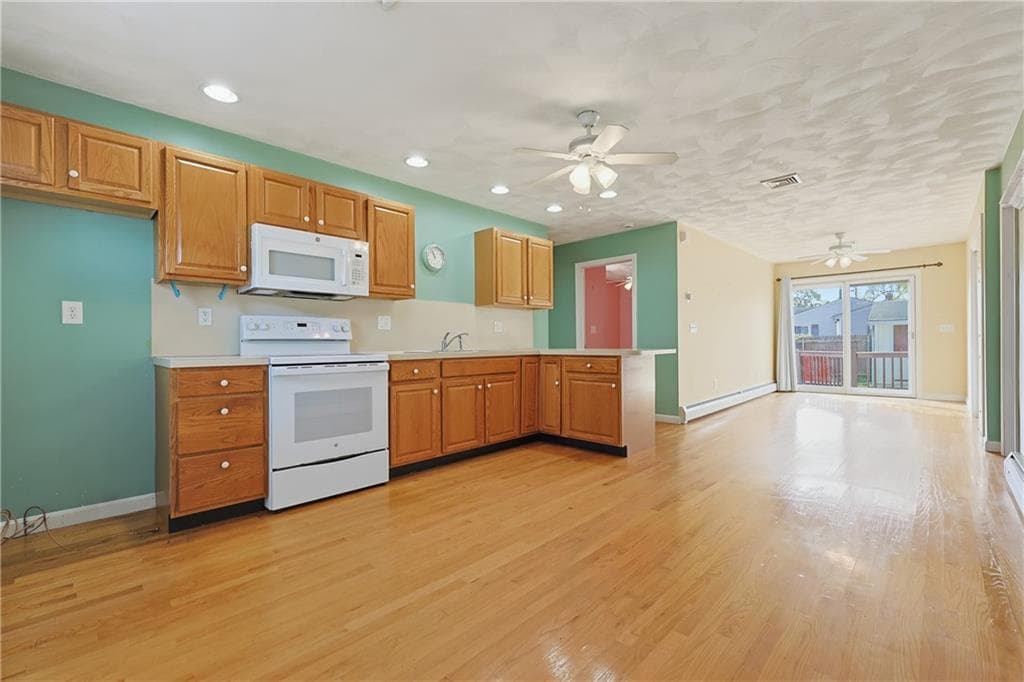 Single Family Residence at 168 Vineyard Road, Warwick, photo 27 of 47