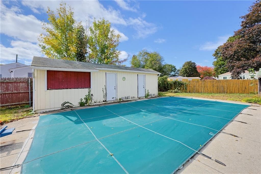 Single Family Residence at 168 Vineyard Road, Warwick, photo 6 of 47