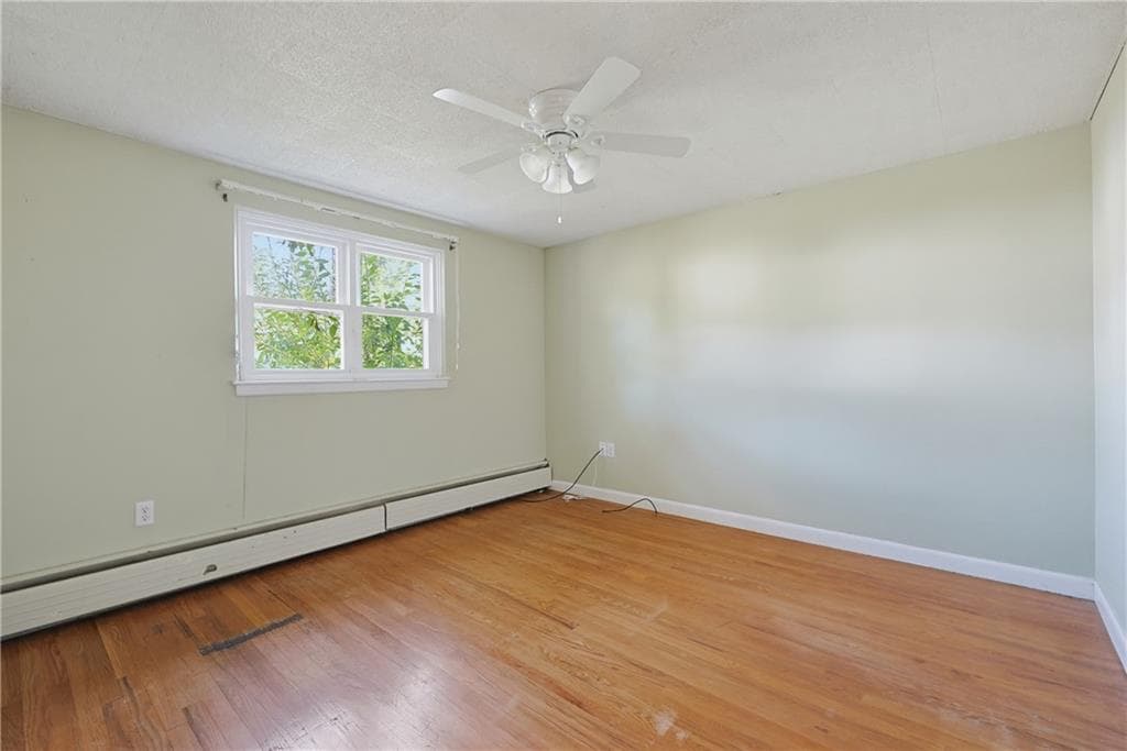 Single Family Residence at 168 Vineyard Road, Warwick, photo 43 of 47