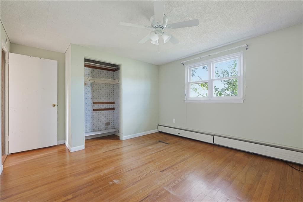 Single Family Residence at 168 Vineyard Road, Warwick, photo 32 of 47
