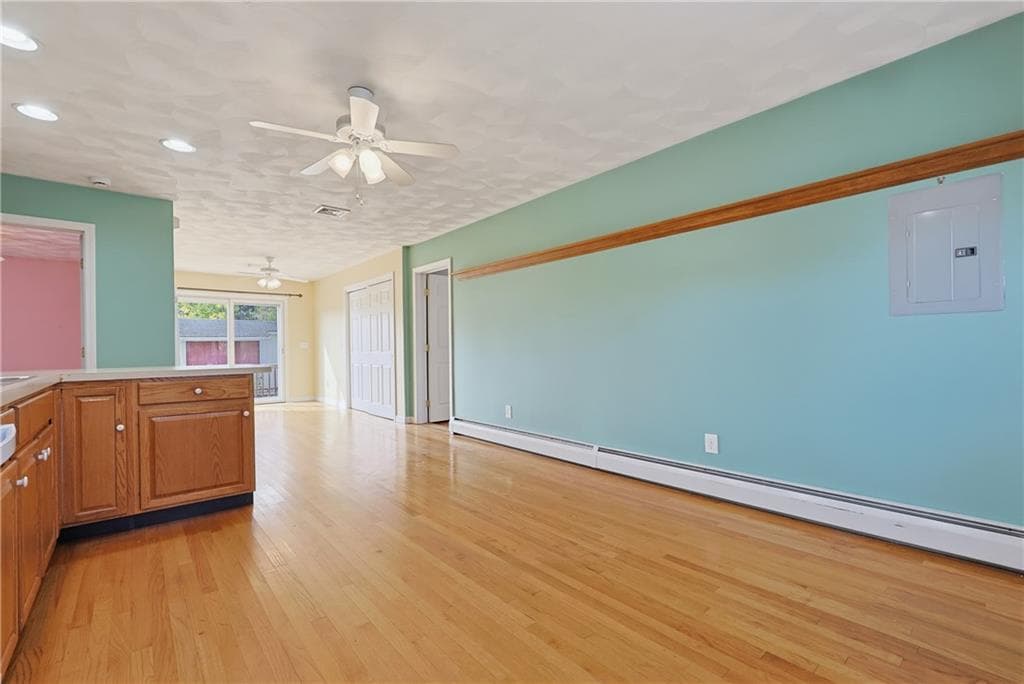 Single Family Residence at 168 Vineyard Road, Warwick, photo 28 of 47
