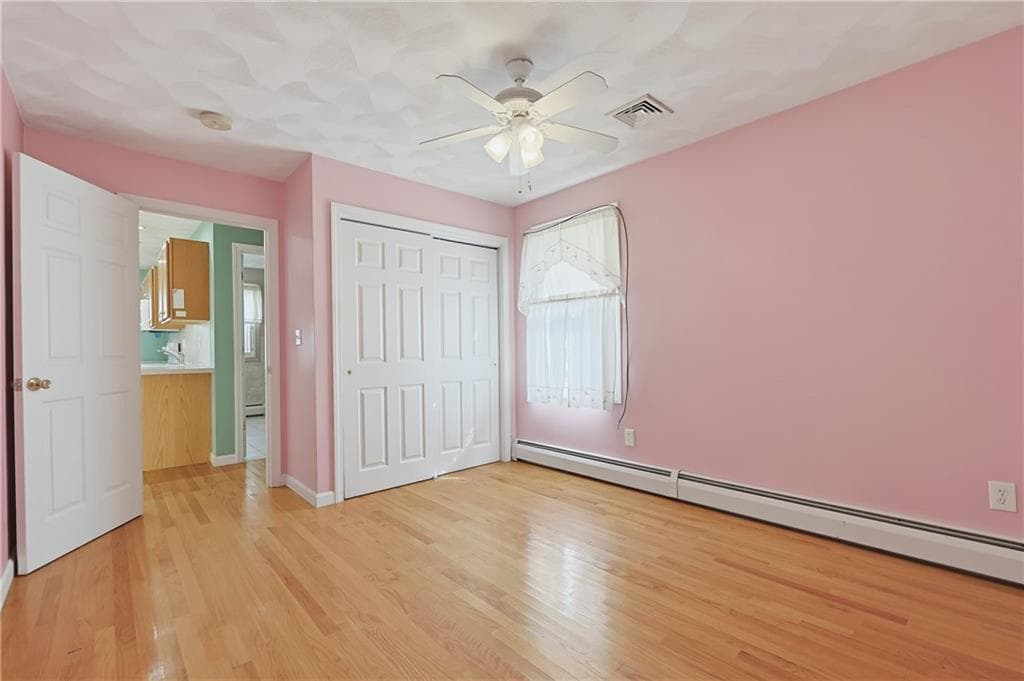 Single Family Residence at 168 Vineyard Road, Warwick, photo 20 of 47
