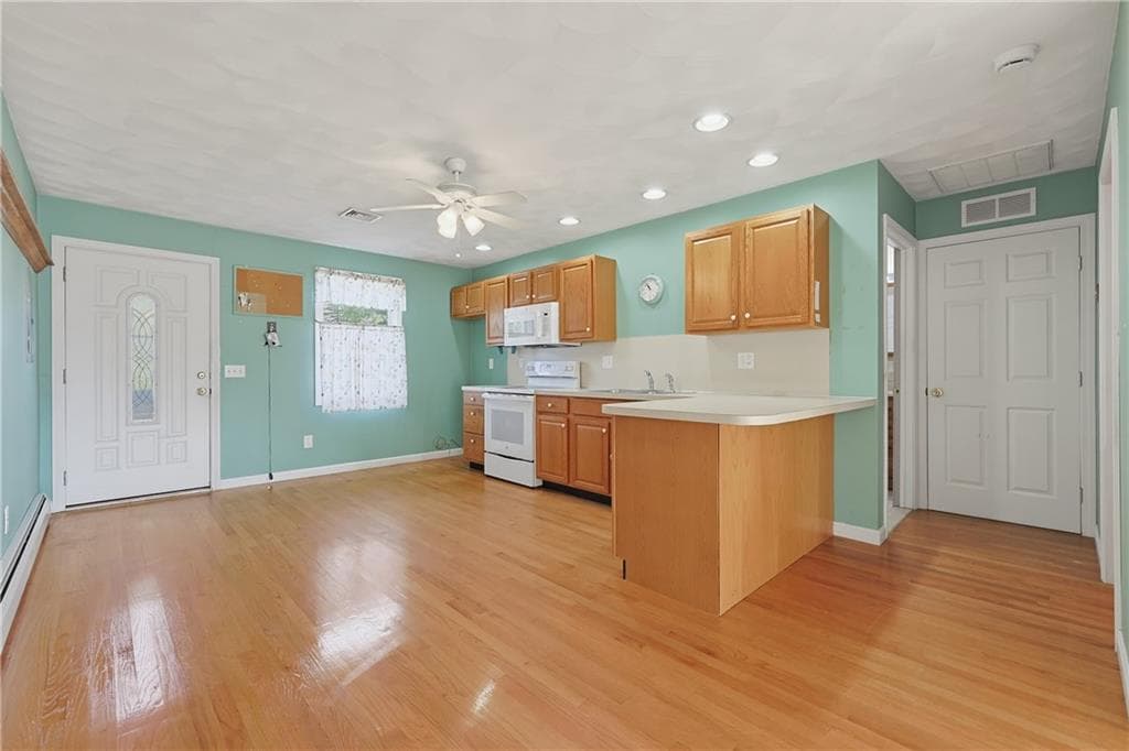 Single Family Residence at 168 Vineyard Road, Warwick, photo 24 of 47