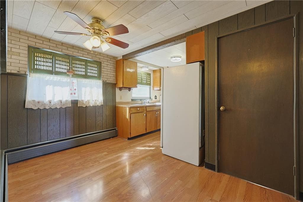 Single Family Residence at 168 Vineyard Road, Warwick, photo 10 of 47