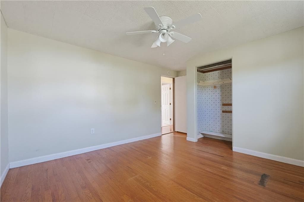 Single Family Residence at 168 Vineyard Road, Warwick, photo 33 of 47