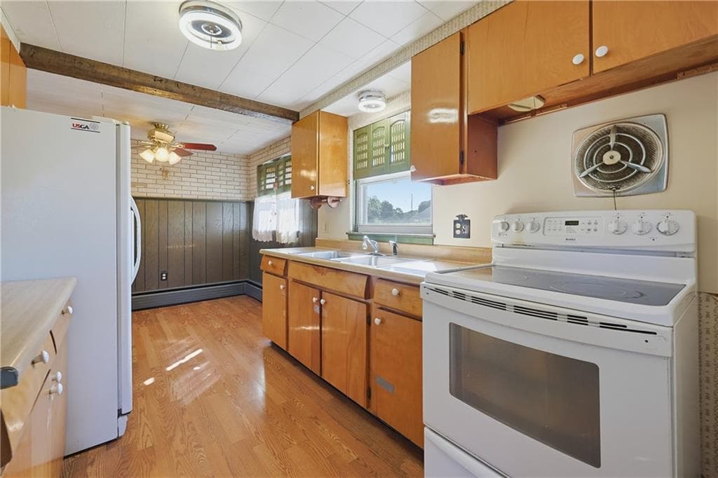 Single Family Residence at 168 Vineyard Road, Warwick, photo 14 of 47