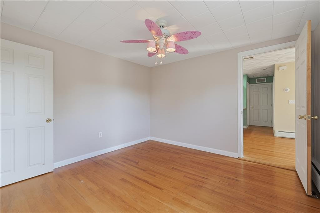 Single Family Residence at 168 Vineyard Road, Warwick, photo 40 of 47