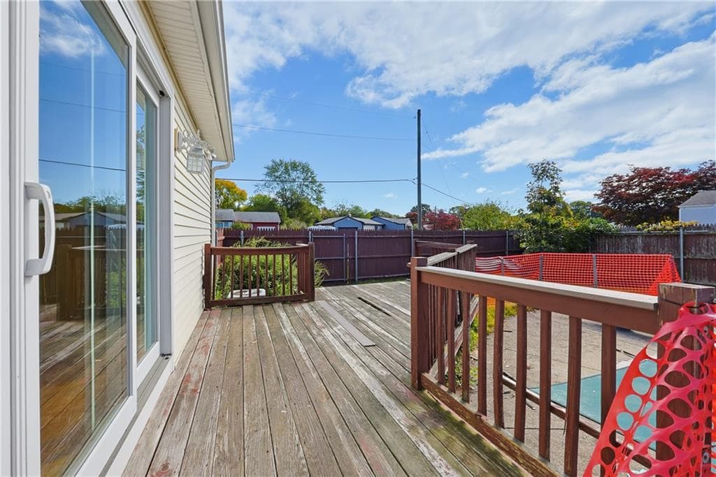 Single Family Residence at 168 Vineyard Road, Warwick, photo 4 of 47
