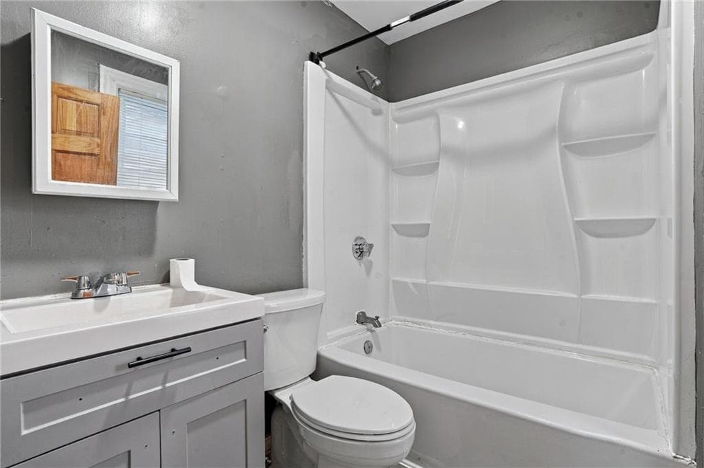 Multi Family at 28 Armington Avenue, Providence, photo 9 of 18