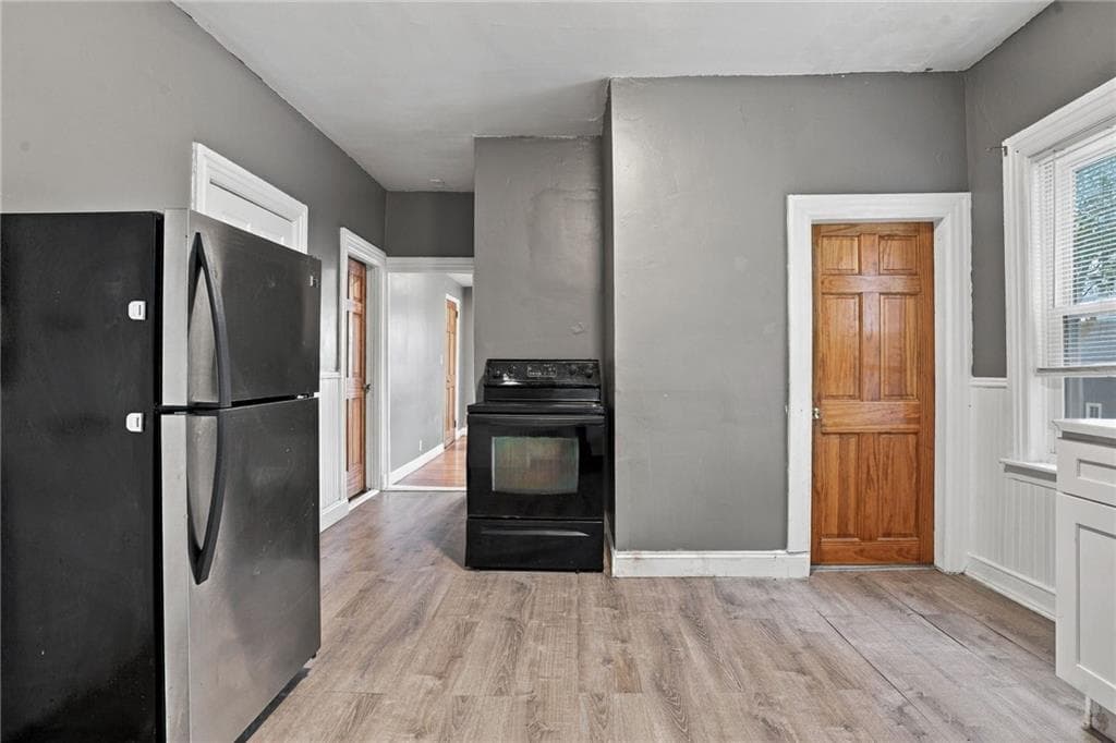Multi Family at 28 Armington Avenue, Providence, photo 4 of 18