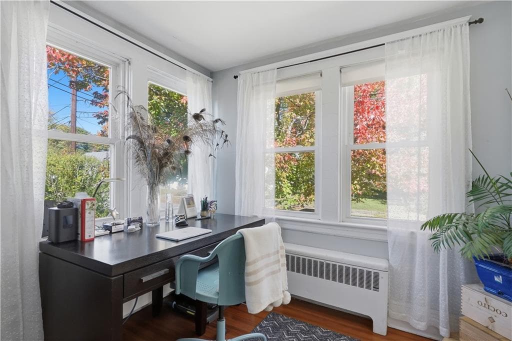 Single Family Residence at 26 Sunset Drive, Barrington, photo 5 of 36