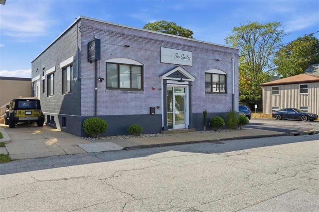 Multi Family at 41 Rolfe Square, Cranston, photo 19 of 48
