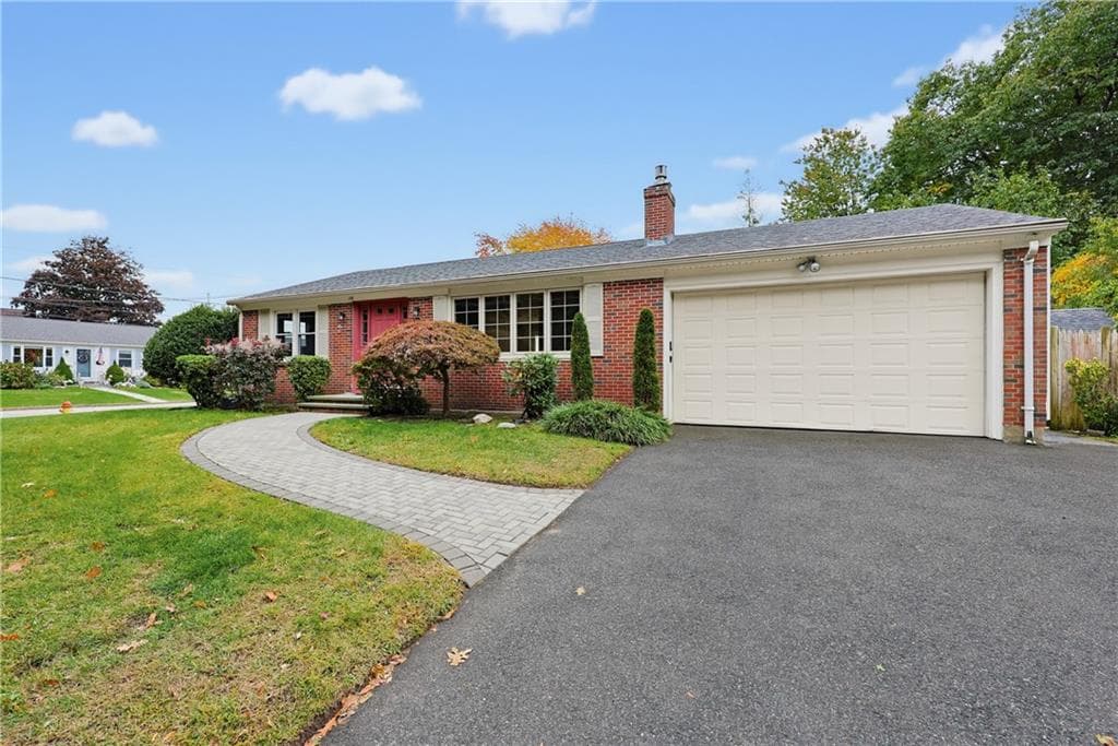 Single Family Residence at 161 Rounds Avenue, East Providence, photo 2 of 44