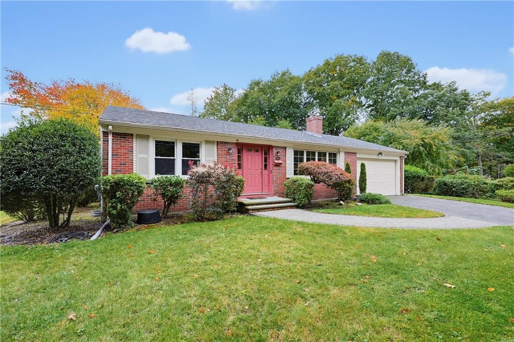 Single Family Residence at 161 Rounds Avenue, East Providence, photo 3 of 44